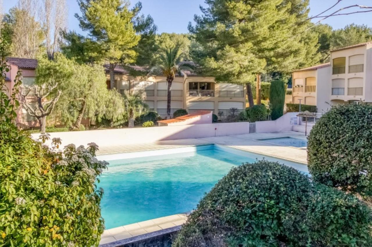 Flat With Swimming Pool Near The Beach Sanary-sur-Mer Extérieur photo