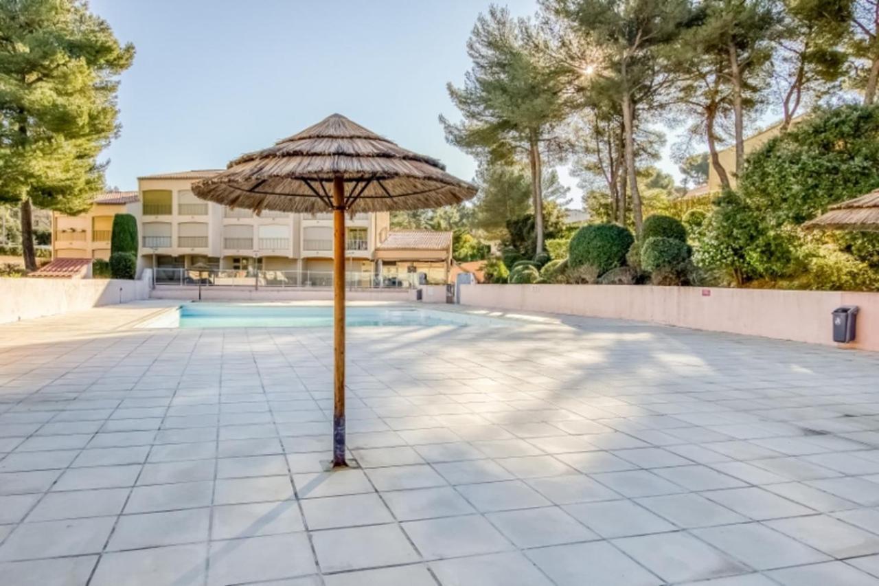 Flat With Swimming Pool Near The Beach Sanary-sur-Mer Extérieur photo