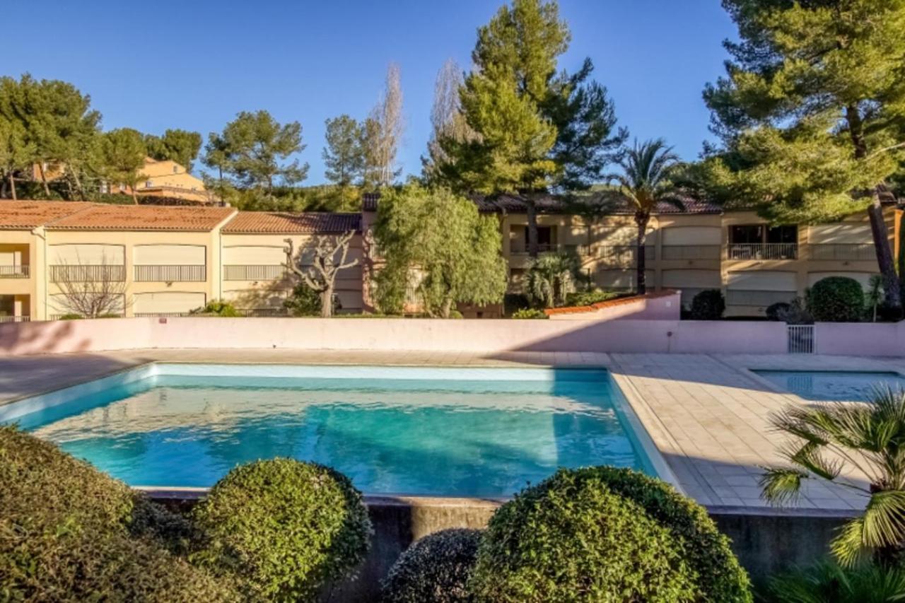 Flat With Swimming Pool Near The Beach Sanary-sur-Mer Extérieur photo