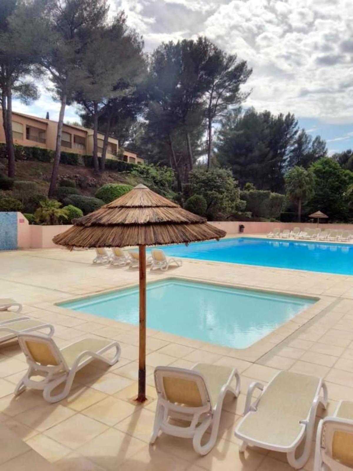 Flat With Swimming Pool Near The Beach Sanary-sur-Mer Extérieur photo